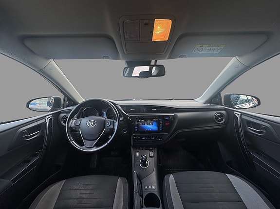 Toyota Auris 19 of 30