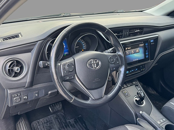 Toyota Auris 15 of 30
