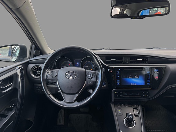 Toyota Auris 18 of 30