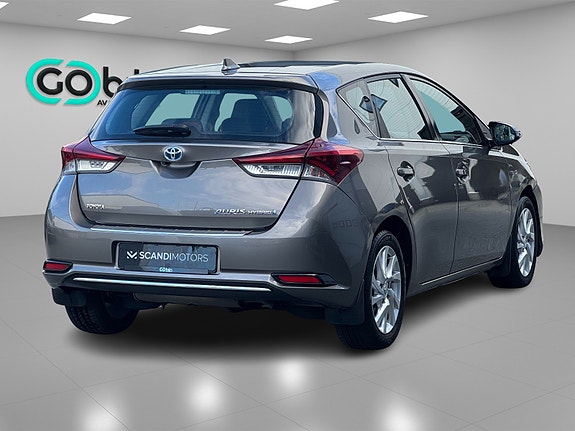 Toyota Auris 12 of 30