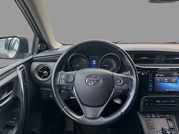 Toyota Auris 17 of 30