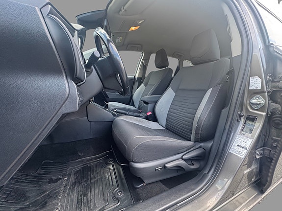 Toyota Auris 27 of 30