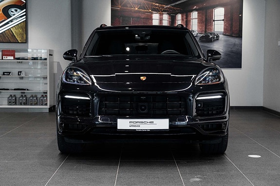 Porsche Cayenne 19 of 30