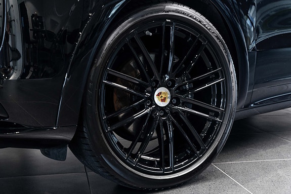 Porsche Cayenne 4 of 30