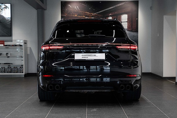 Porsche Cayenne 10 of 30