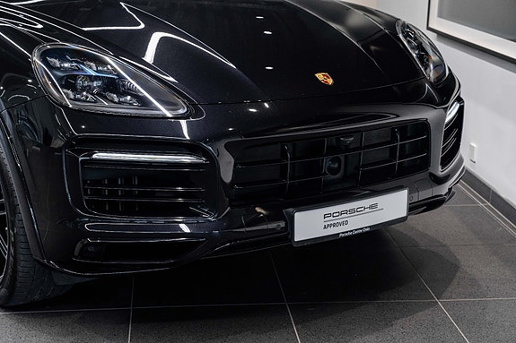Porsche Cayenne 18 of 30