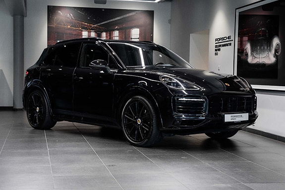 Porsche Cayenne 17 of 30