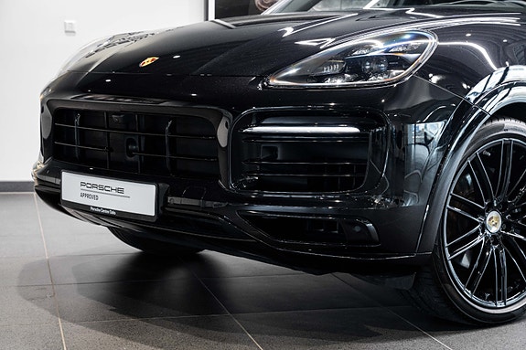 Porsche Cayenne 3 of 30