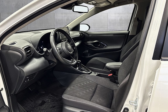 Toyota Yaris 10 of 27
