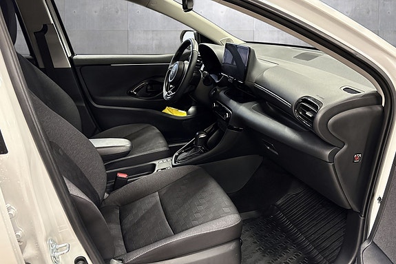 Toyota Yaris 14 of 27