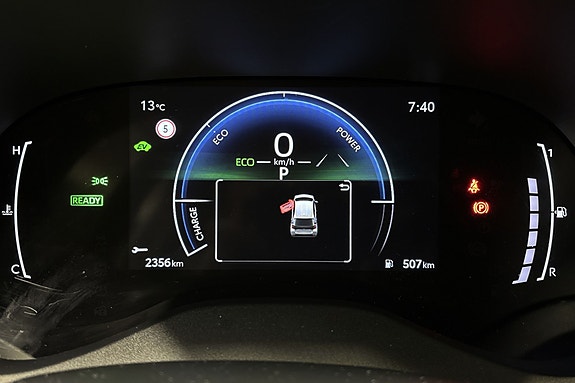 Toyota Yaris 12 of 27