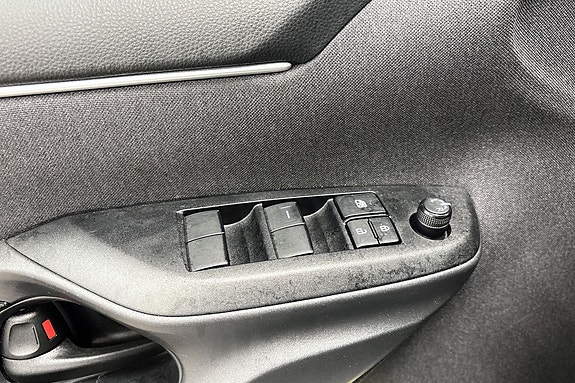 Toyota Yaris 27 of 27