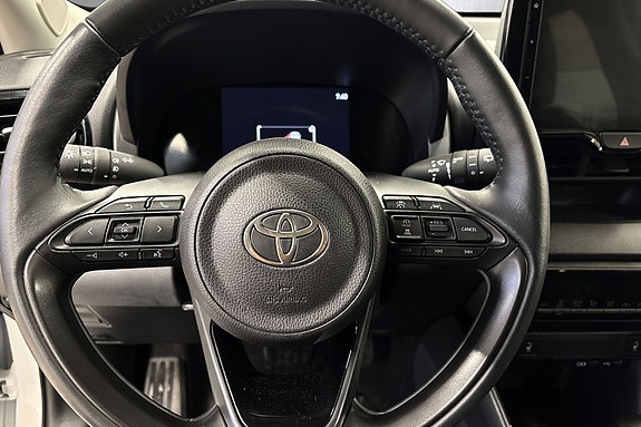 Toyota Yaris 11 of 27