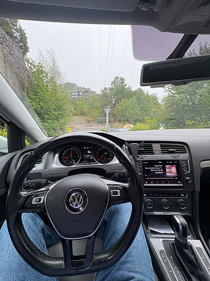 Volkswagen e-Golf VII 4 of 11
