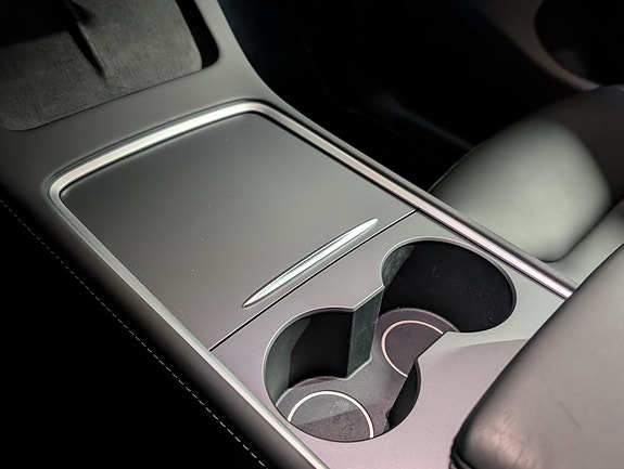 Tesla Model Y 18 of 28