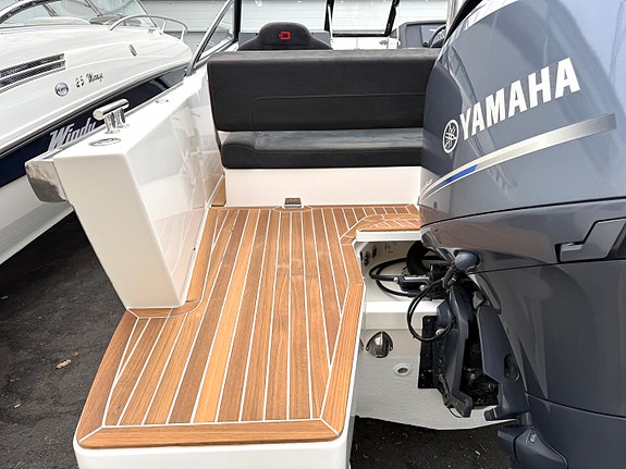 Draco 22 RS m/ Yamaha F150. Èn eier. Kun 105 timer. Strøken. Lagring inkludert! 24 of 25