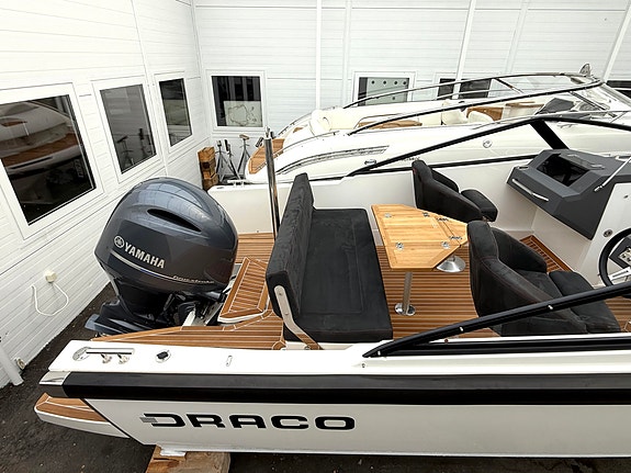 Draco 22 RS m/ Yamaha F150. Èn eier. Kun 105 timer. Strøken. Lagring inkludert! 18 of 25
