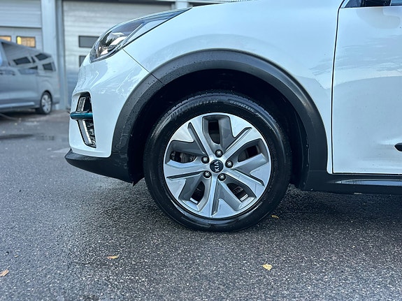 Kia e-Niro 10 of 30