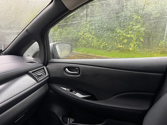 Nissan Leaf 15 of 30