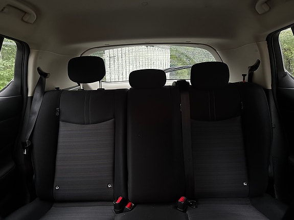 Nissan Leaf 9 of 30