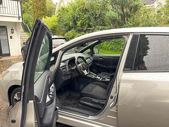 Nissan Leaf 10 of 30