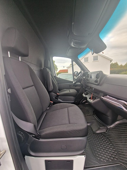 Mercedes-Benz Sprinter 516 22 of 22