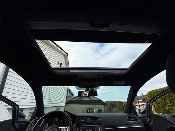 Volkswagen Golf VII 7 of 21
