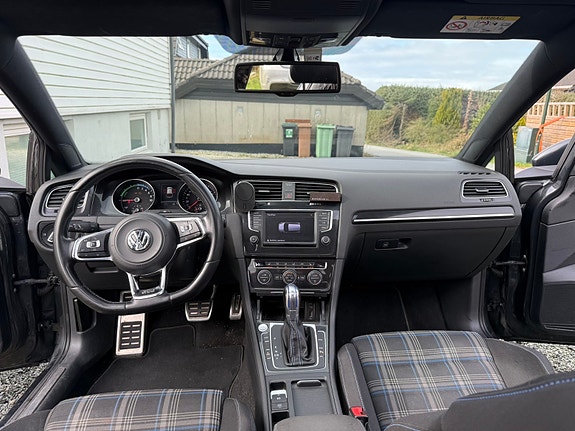 Volkswagen Golf VII 6 of 21