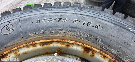Andre 6 stk. Firestone FD600 Steelcord Radial piggdekk på stålfelg. 5 of 11