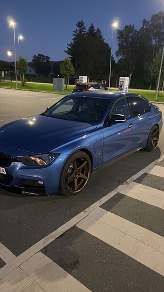 BMW 330e 3 of 18
