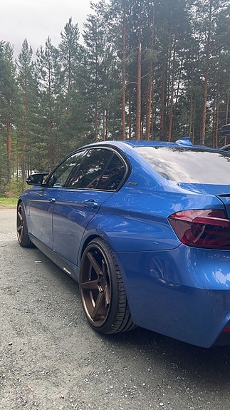 BMW 330e 9 of 18