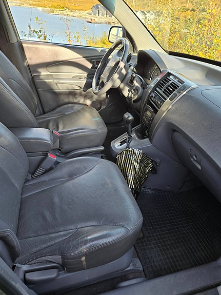 Hyundai Tucson 4 of 16