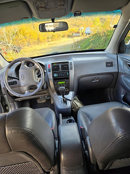 Hyundai Tucson 3 of 16