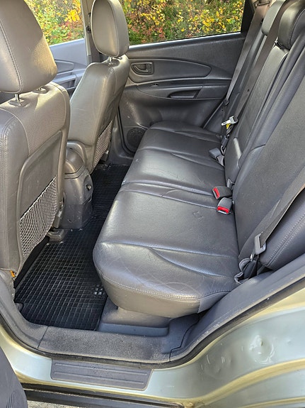 Hyundai Tucson 2 of 16