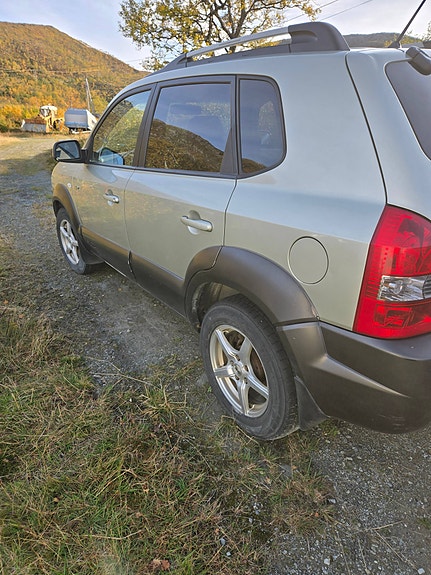 Hyundai Tucson 5 of 16