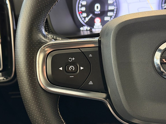 Volvo XC40 25 of 30