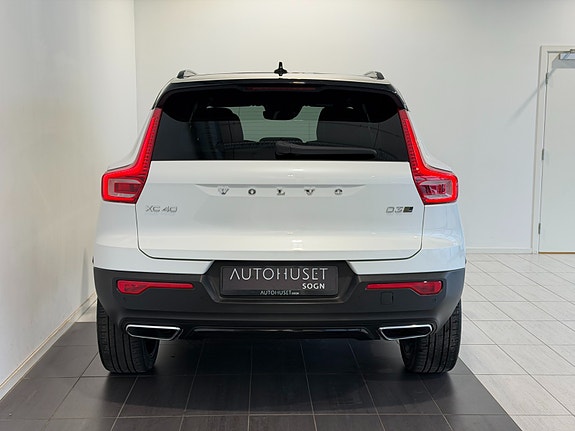 Volvo XC40 7 of 30