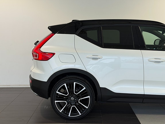 Volvo XC40 8 of 30