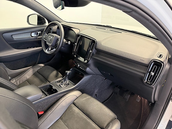 Volvo XC40 15 of 30