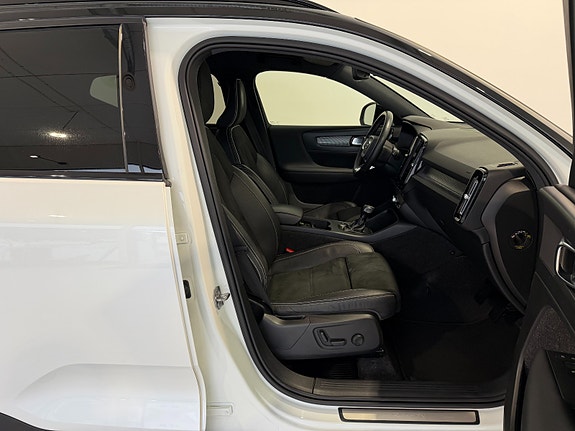 Volvo XC40 14 of 30