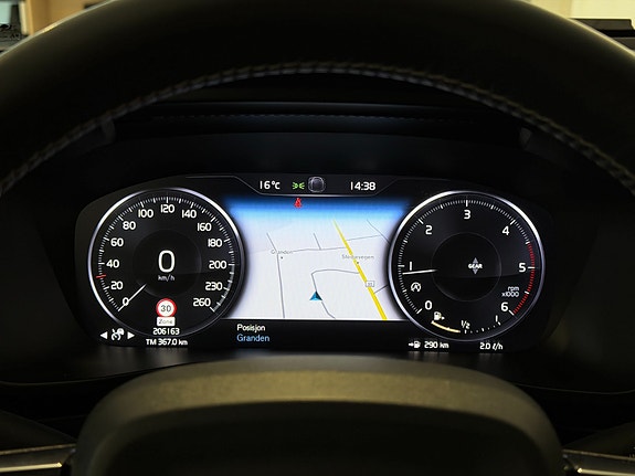 Volvo XC40 24 of 30