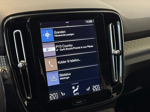 Volvo XC40 29 of 30