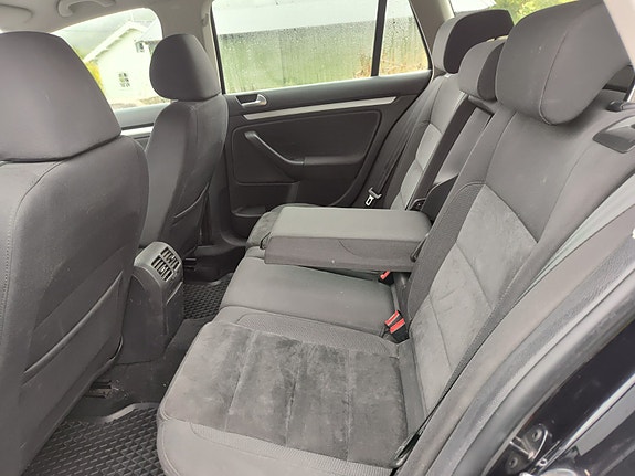 Volkswagen Golf VI 10 of 17