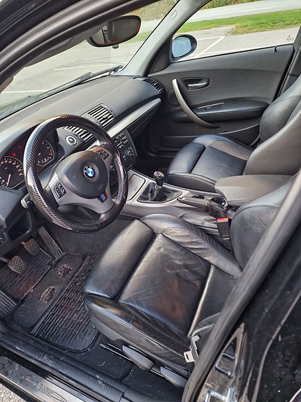 BMW 120i 5 of 6