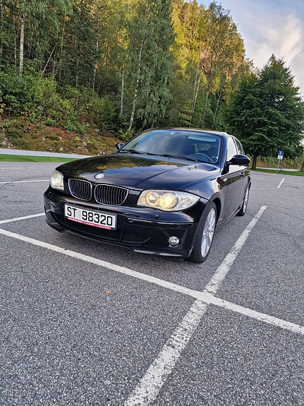 BMW 120i 2 of 6