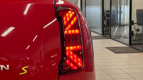 MINI Countryman SE 7 of 30
