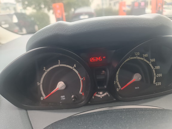 Ford Fiesta 8 of 9