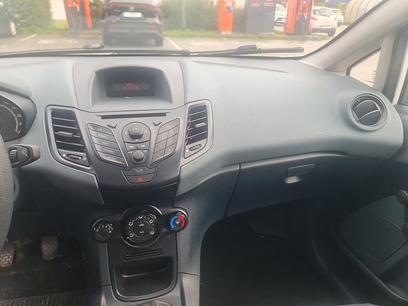 Ford Fiesta 9 of 9