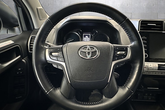 Toyota Land Cruiser 12 of 20