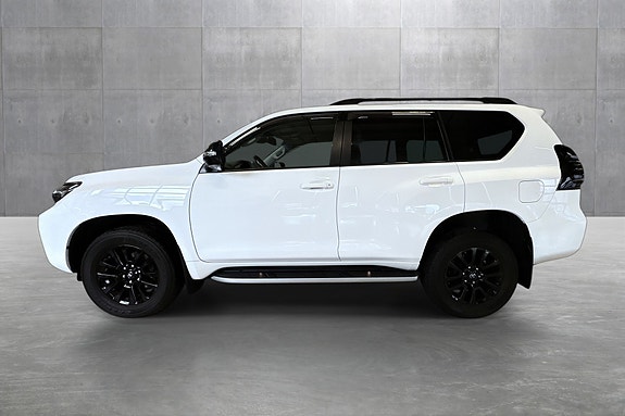 Toyota Land Cruiser 2 of 20